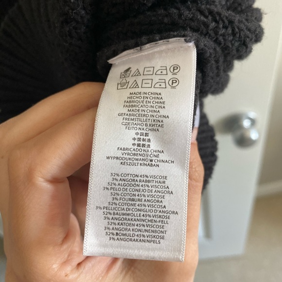 Michael Kors Sleeveless Turtleneck Sweater - Picture 7 of 7